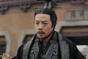 吕不韦为秦国的建设作出重大贡献，为何最后会被嬴政贬斥否定？
