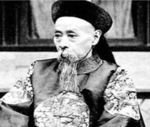 清朝时期官吏制度怎么样？俸禄最高的官职是什么？