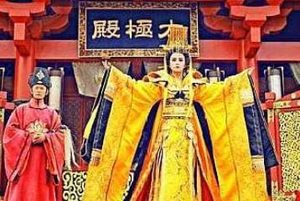 有武则天篡唐的前车之鉴，李显为何还纵容韦后临朝听政？