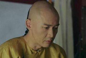 弘曕怎么被父亲雍正过继给堂叔当儿子？