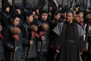 秦国本处于偏远地区，它是如何一步步崛起的？