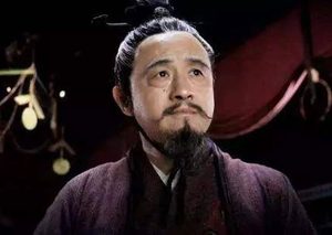 鬻拳不让战败的楚文王进城，为什么还被称为忠臣？