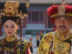 在古代龙袍最早出现于何时？是如何清洗的？