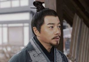 吕不韦为什么要将嫪毐送入宫中？他的目的是什么？
