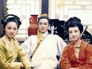 在古代古代小姐出嫁时都会带着陪嫁丫鬟是为什么？