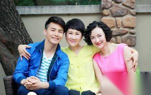 功夫婆媳第2集剧情介绍 梅超英逼小弦签生死状