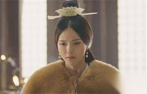 军师联盟中的甄宓为什么会饮酒自杀?