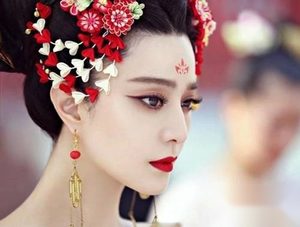 《武媚娘》PK《芈月传》 2015谁将称霸荧屏？
