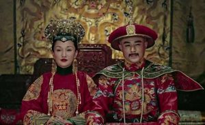 《如懿传》皇上为何不许如懿葬入皇陵，却在深夜为她落泪？