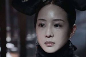 《如懿传》谁继任皇后位？海兰孤独存活于世