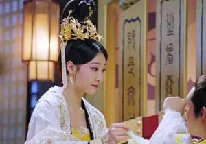 《双世宠妃2》蓝夜汐为什么暴打曲小檀？两个墨连城狂护妻敢动我女人