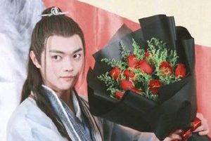 《从前有座灵剑山》主演都有哪些？许凯“小蛮腰”太吸晴，琉璃仙真美