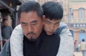 《老酒馆》由麻子为什么打桦子？桦子和小棉袄是什么关系？