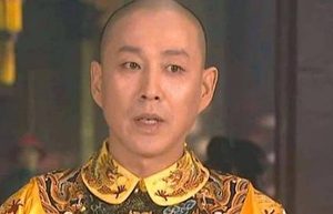 《康熙王朝》康熙为什么翻了宝日龙梅的牌子却又说不合规矩？