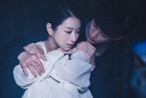 《虽然是精神病但没关系》女主的童年发生了什么？