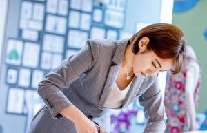 《亲爱的设计师》首播，女主张佳宁会出爆款剧吗？