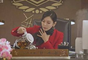 韩剧《顶楼2》金素妍与安妍红之间的对峙一触即发
