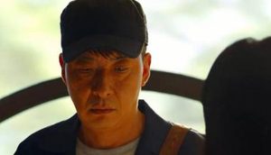 《谁是凶手》如若何伟光是模仿作案，他怎么知道闹钟的样式？