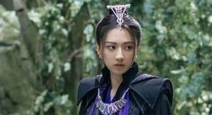 《与君初相识》雪三月这个名字很有诗意，也人如其名