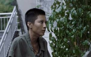 《特战荣耀》为什么说米娅跪拜坤爸是愚蠢的决定？