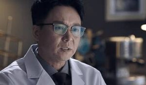 《唐医生的一切》顾英雄外冷内热，始终为了病人的利益着想