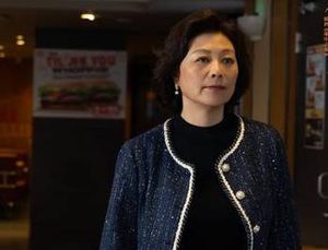 《麓山之歌》是参考了现实中的企业吗？