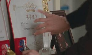《底线》为什么说唐啸云的作案工具，是对母亲的报复？