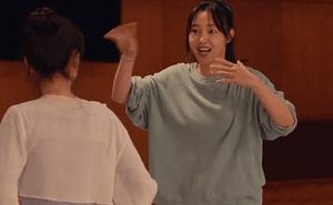 《我们这十年》白百何大妈身材加上专业舞蹈，把角色演活了