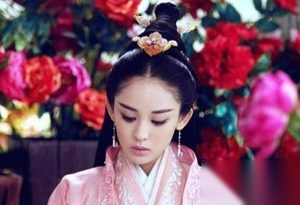 武神赵子龙李全为什么要把护国神器送给王允？