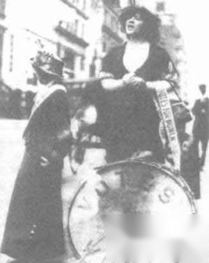 历史上的今天8月26日 英国皇家空军袭击柏林