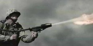 世界上最厉害的喷火器，射程达到1500米比狙击手的距离都远