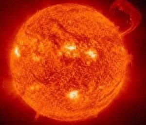 为什么太阳系中其他星球看不到太阳和月球 而地球却可以