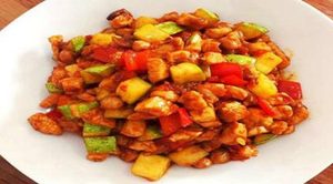 胡萝卜可以和鸡肉一起吃吗？可以，能起到营养互补效果