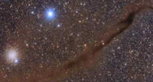煤袋星云位于何处？它主要位于南半球的南十字座
