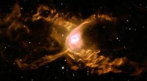 红蜘蛛星云究竟位于何处？它距离地球大约有多少光年？