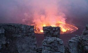 尼拉贡戈火山喷发过多少次？为何是世界上最大的岩浆湖？
