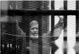 埃及民选总统穆尔西：被判死刑国际社会无人求情