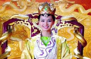 李天馨：越南历史上唯一的女皇，却无实权任人摆布