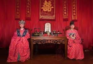 古代和现代的婚姻制度一样的 情人和小妾是等同的！