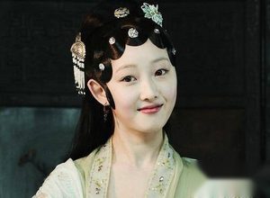 林黛玉进贾府时贾赦和贾政为何不见林黛玉？