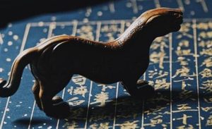 古代调兵靠虎符，任何人拿了虎符都可以调动军队吗？