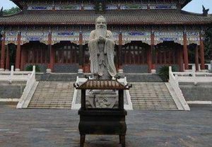 中国最大的家族是谁的家族？原因是什么？