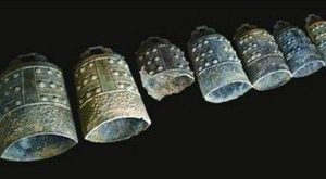 编镈是古代时期的青铜礼乐器，它具有哪些丰富的音色？