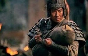 既然诸葛亮能力这么强大，为何不听刘备的意见取而代之？