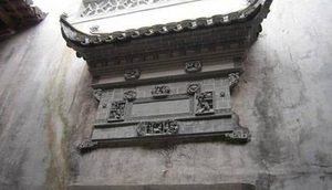 徽州砖雕除了具有一种装饰美外，还可以应用在哪些地方？