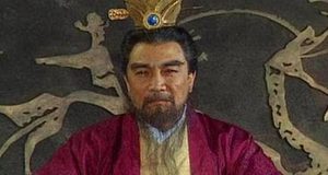对于曹操割发代首的举动，后人有什么截然相反的看法？