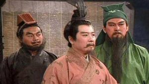从刘备的生平我们可以看到，他一生有哪两个重要的老师？