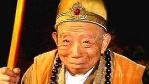 金池长老是如何做到如此长寿的？原文中有交代吗？