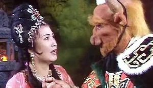孙悟空为什么不追，也不让猪八戒受重伤的九头虫？