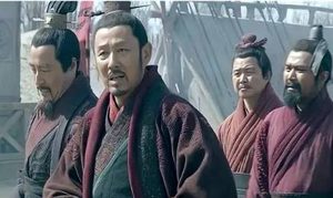 在刘邦当了皇帝后，他如何不让父亲对自己行大礼？
